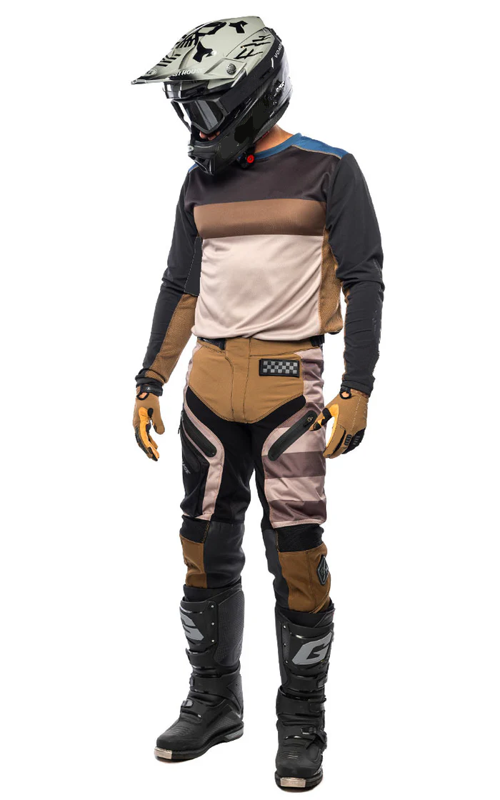2026 التحول MX على الطرق الوعر - مراجعة Cycling Gear Kit وسعره